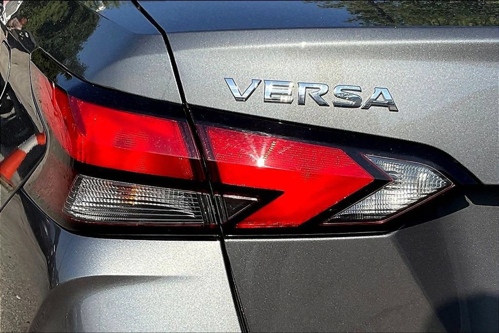 Used 2025 Nissan Versa S FWD image 23
