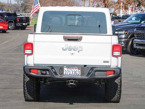 Used 2020 Jeep Gladiator Overland image 3