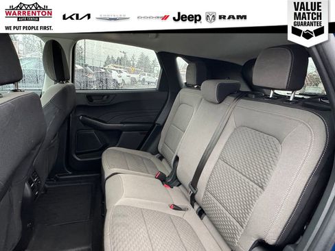 Used 2022 Ford Escape SE image 32