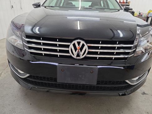 Used 2012 Volkswagen Passat 3.6 SE FWD image 18