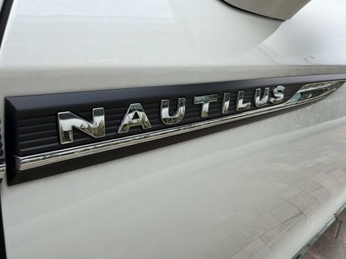 Certified 2023 Lincoln Nautilus FWD w/ Premium Package image 9