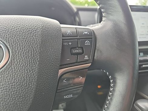 Used 2025 Toyota Camry SE FWD image 41