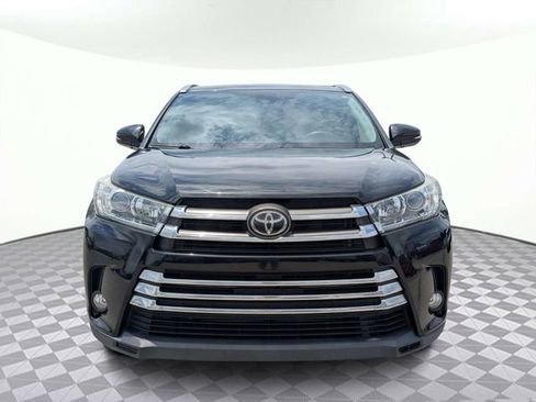 Used 2018 Toyota Highlander Limited FWD image 9