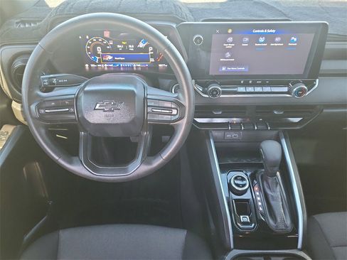 Certified 2024 Chevrolet Colorado Trail Boss w/ Technology Package image 9