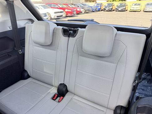 Used 2020 Volkswagen Tiguan SE w/ Panoramic Sunroof Package FWD image 28