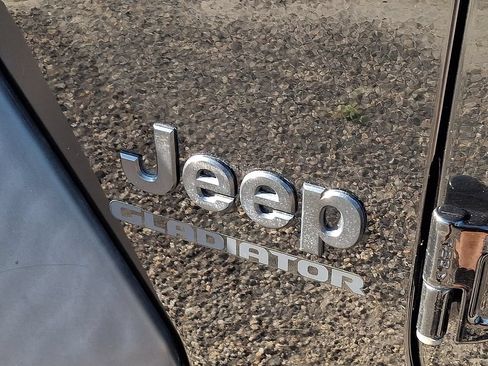 Used 2020 Jeep Gladiator Sport AWD/4WD image 10
