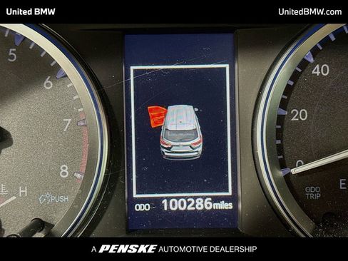 Used 2017 Toyota Highlander XLE image 7