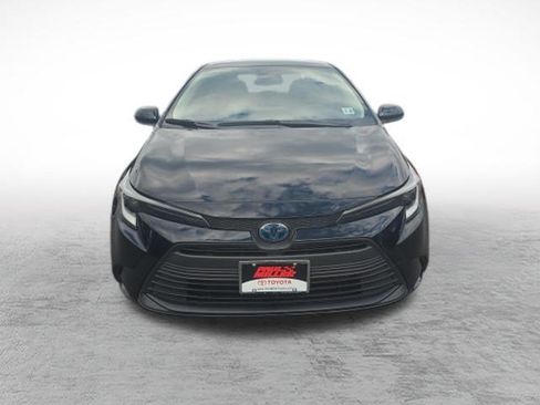Certified 2024 Toyota Corolla LE AWD/4WD image 2
