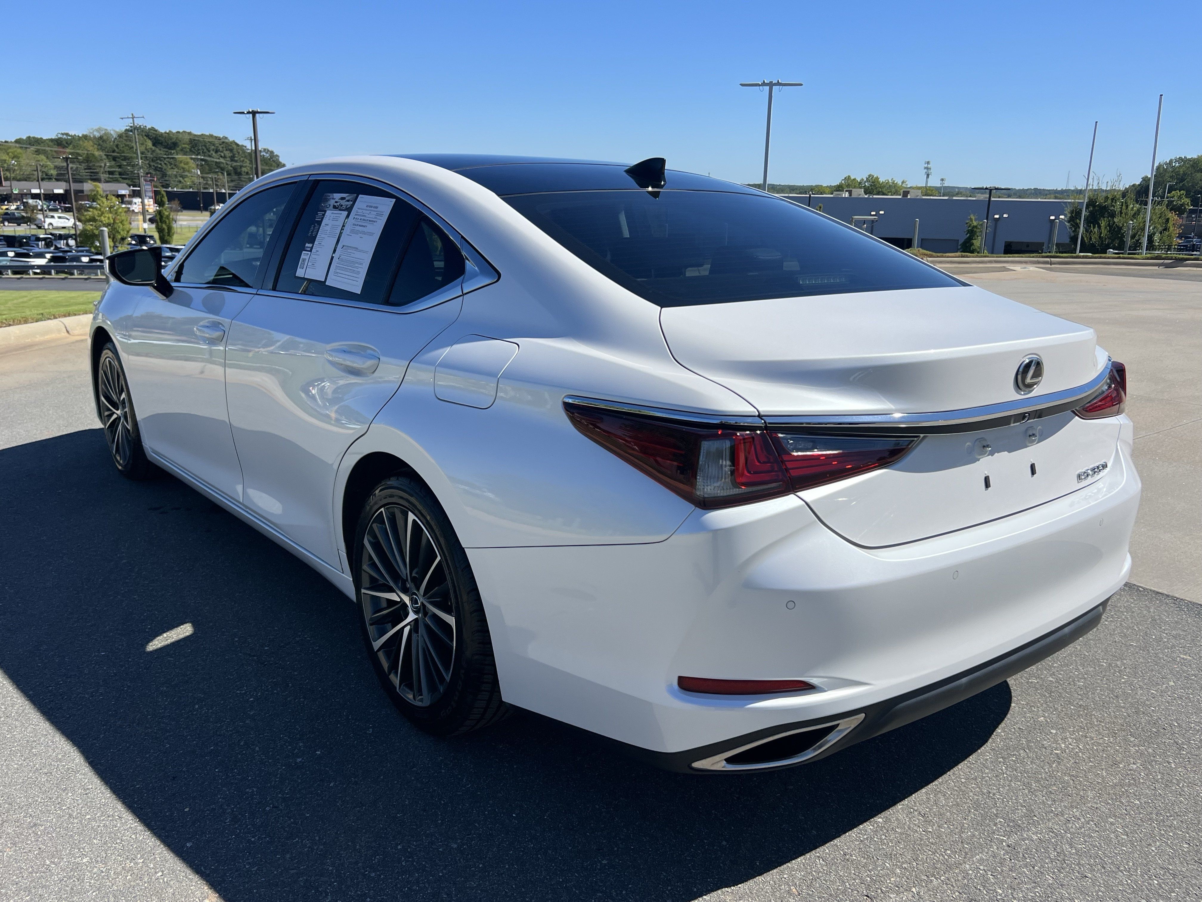 Used 2024 Lexus ES 350 w/ Premium Package FWD image 7