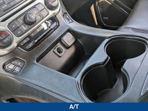 Used 2019 GMC Yukon XL SLT AWD/4WD image 19