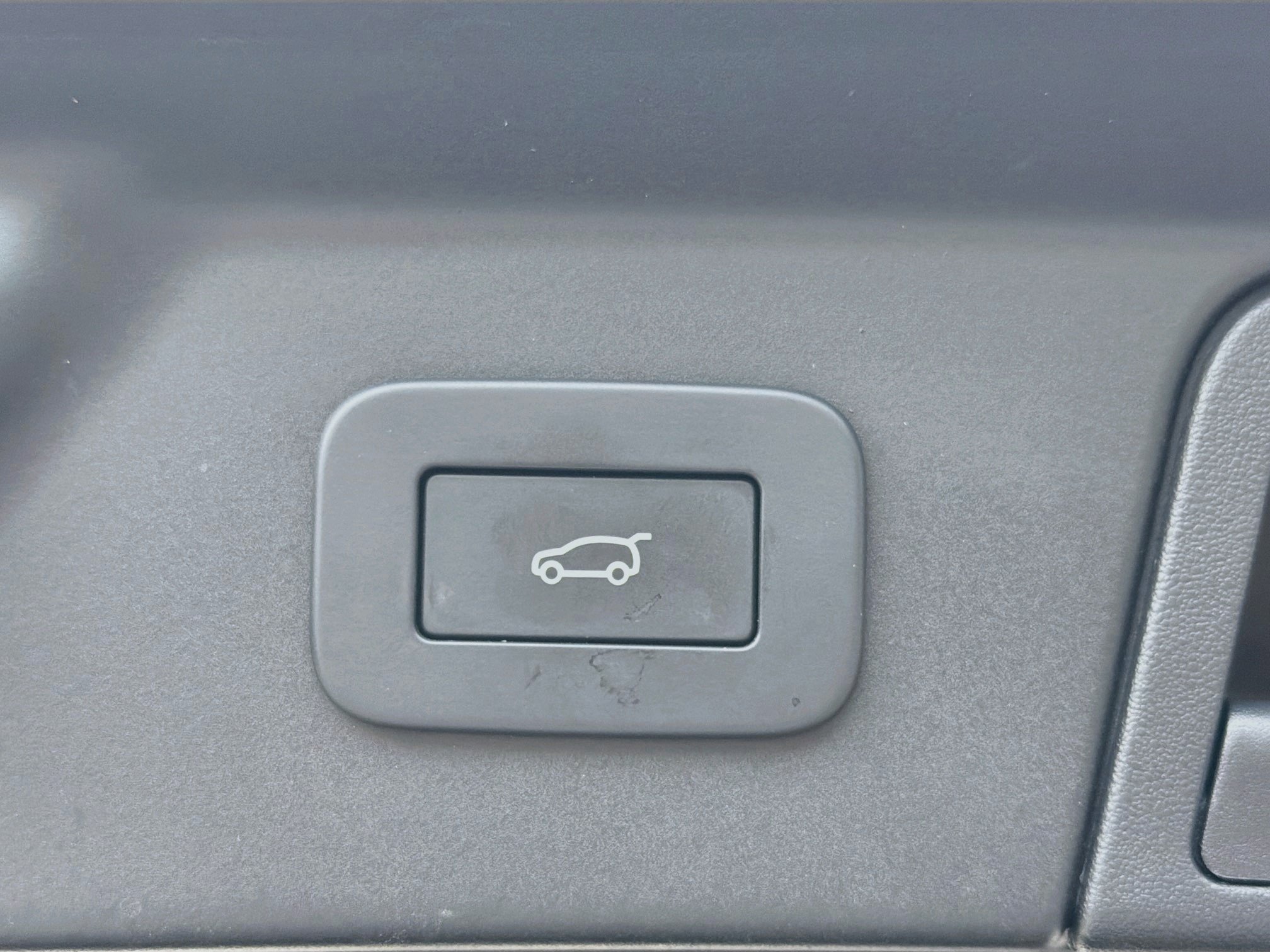 Used 2024 Land Rover Range Rover Velar Dynamic SE AWD/4WD image 13