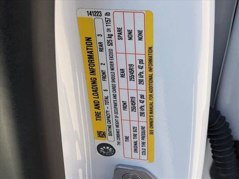 Used 2021 Tesla Model Y Long Range image 19