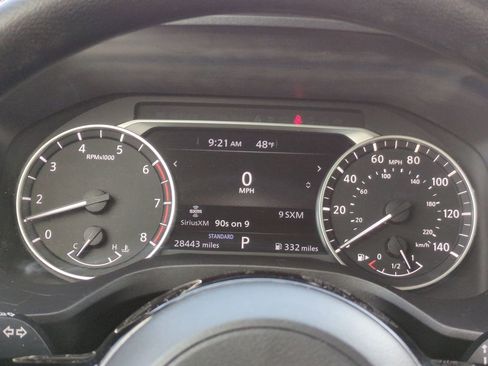 Used 2021 Nissan Rogue SV image 25