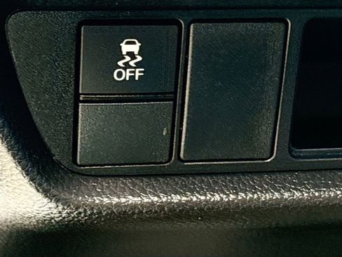 Used 2025 Honda HR-V LX image 10