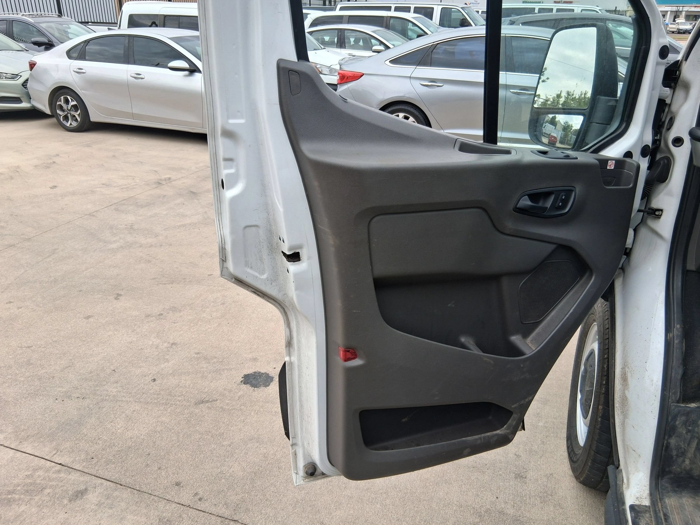 Used 2020 Ford Transit 150 XL RWD image 18