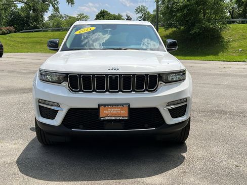 Certified 2023 Jeep Grand Cherokee 4WD 4xe w/ Luxury Tech Group II image 8