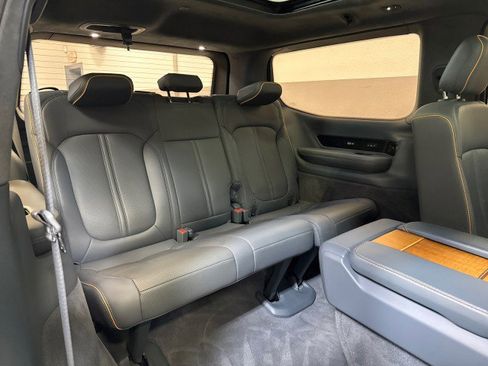 Used 2022 Jeep Grand Wagoneer Series II w/ Premium Group II image 82