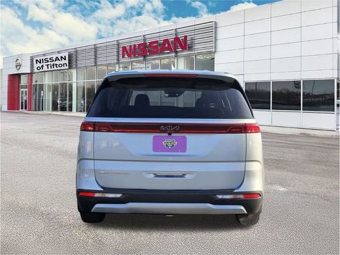 Used 2022 Kia Carnival LX image 6