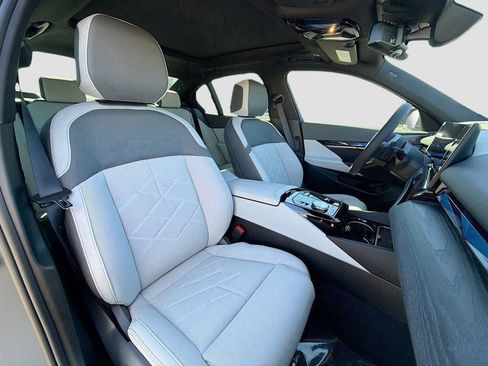 New 2026 BMW 550e xDrive w/ Executive Package AWD/4WD image 16