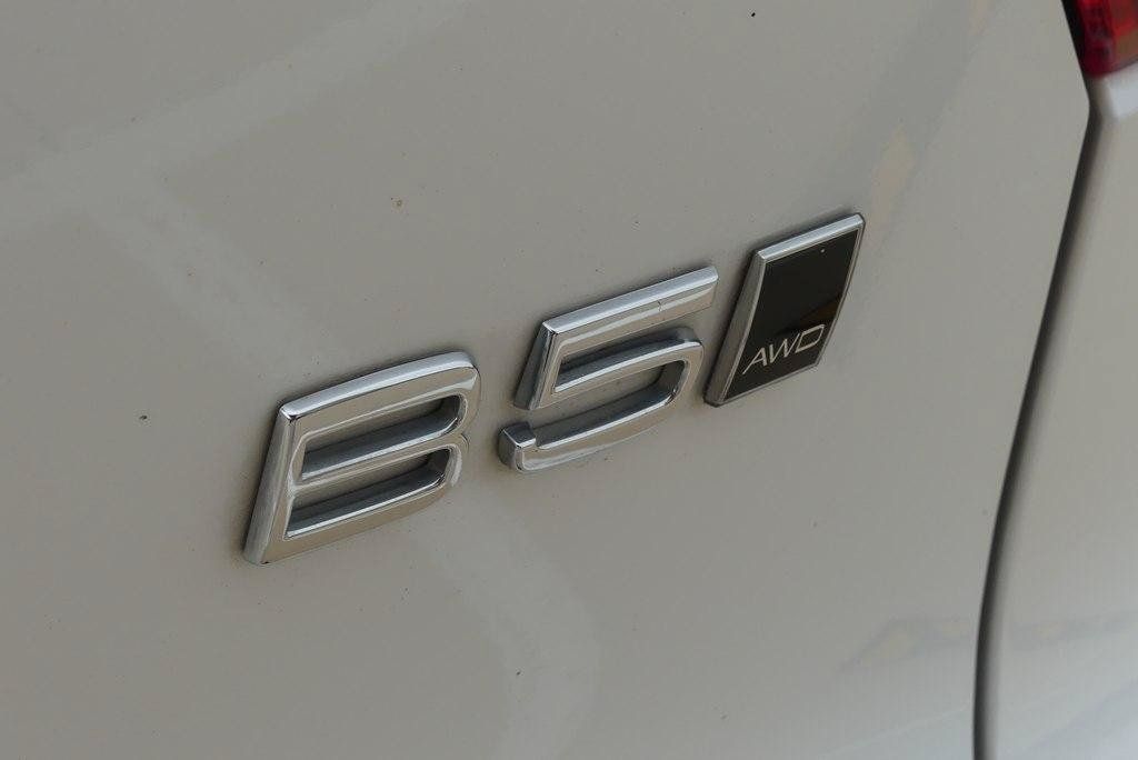 Used 2024 Volvo XC40 B5 Plus AWD/4WD image 40