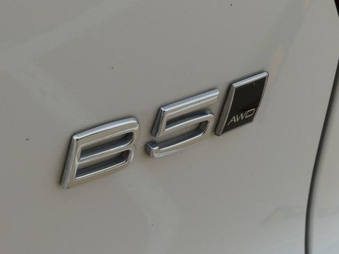 Used 2024 Volvo XC40 B5 Plus AWD/4WD image 40