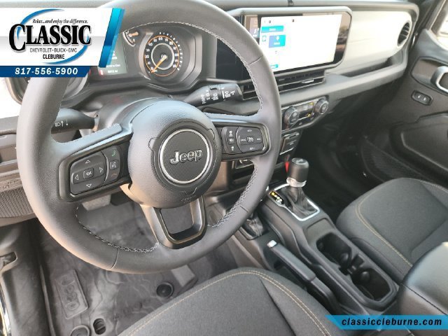 Used 2025 Jeep Wrangler Sport AWD/4WD image 2