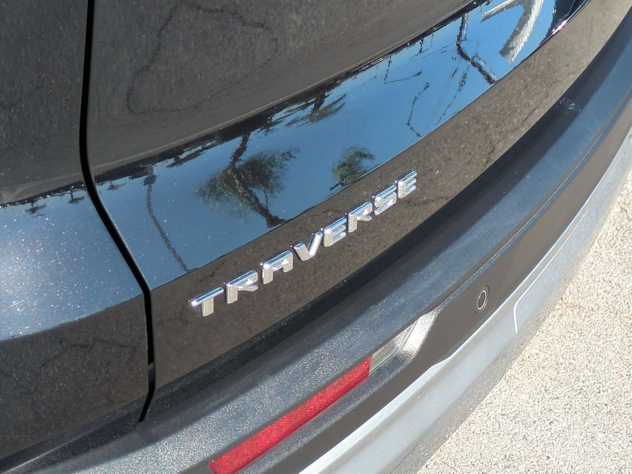 Used 2026 Chevrolet Traverse LT w/ Driver Confidence Package FWD image 31