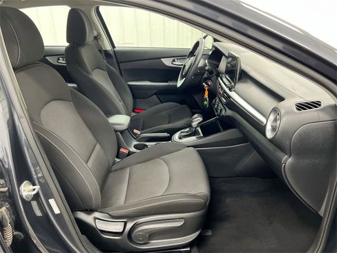 Used 2023 Kia Forte LXS image 21