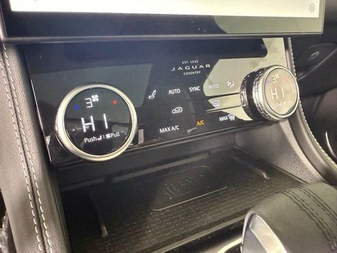 Used 2025 Jaguar F-PACE R-Dynamic S image 21