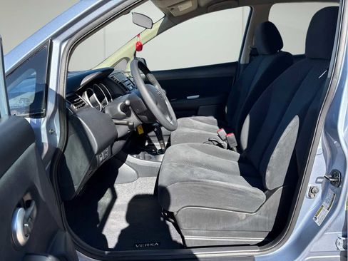 Used 2011 Nissan Versa 1.8 S w/ Plus Pkg image 10