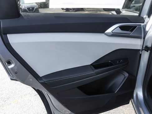 New 2025 Volkswagen Taos SE image 32