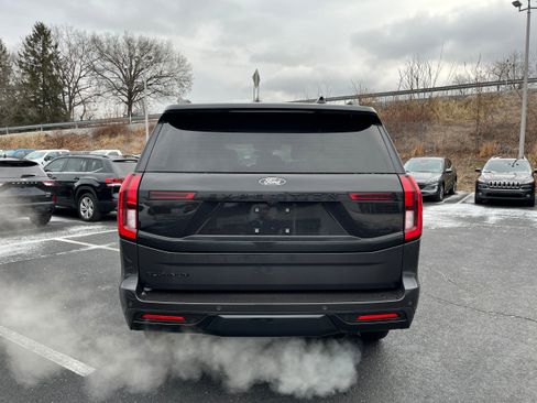 Used 2025 Ford Expedition Platinum w/ Stealth Performance Package image 5