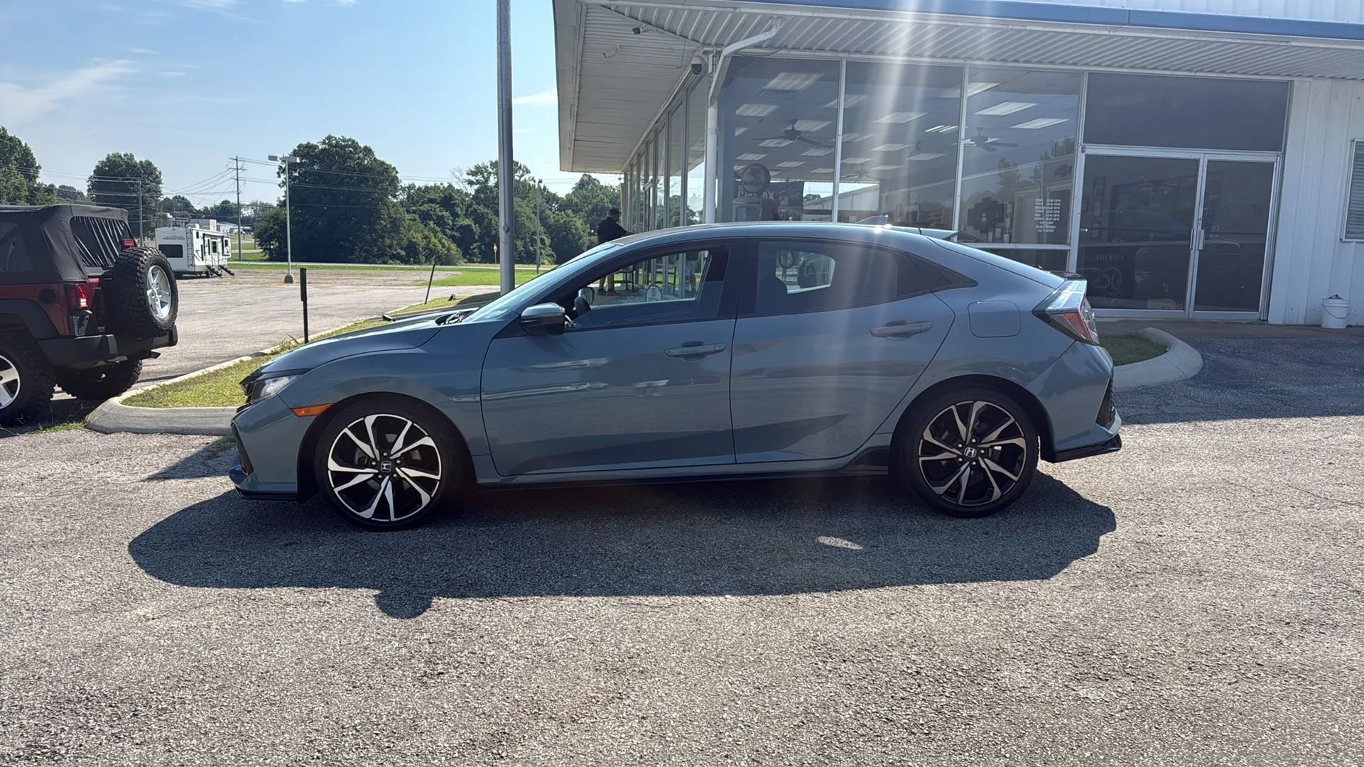 Used 2017 Honda Civic Sport image 2