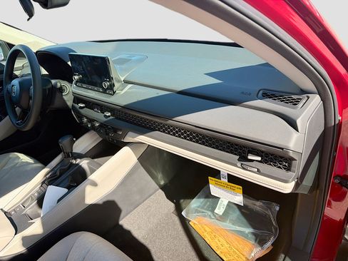 New 2025 Honda Accord SE image 24