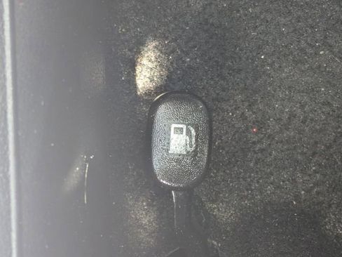 Used 2024 Hyundai Venue SEL FWD image 33