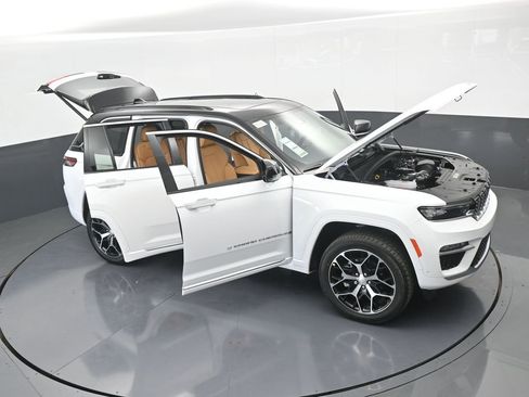 New 2025 Jeep Grand Cherokee Summit image 76