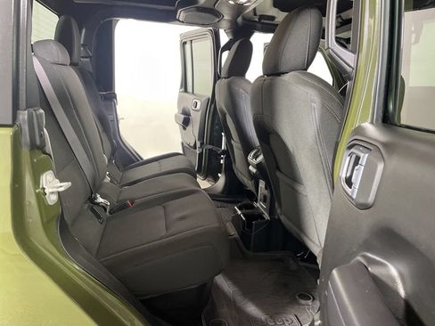 Used 2023 Jeep Gladiator Sport AWD/4WD image 19