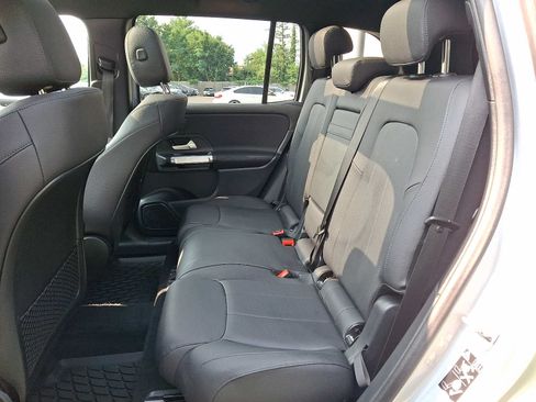 Used 2026 Mercedes-Benz GLB 250 4MATIC image 8