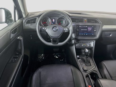 Used 2021 Volkswagen Tiguan SE w/ Panoramic Sunroof Package AWD/4WD image 17