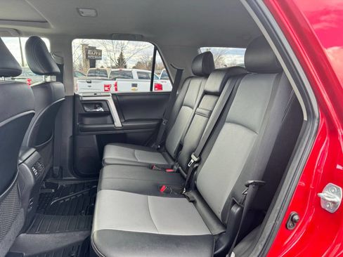 Used 2014 Toyota 4Runner SR5 Premium image 28