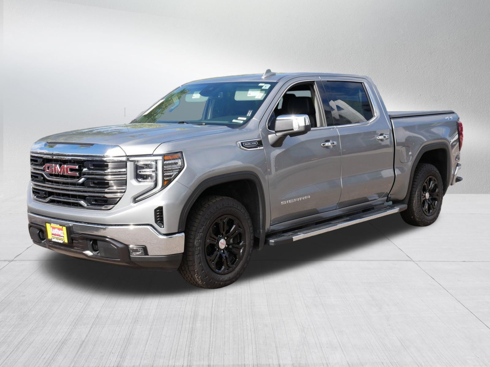 Used 2024 GMC Sierra 1500 SLT AWD/4WD image 4