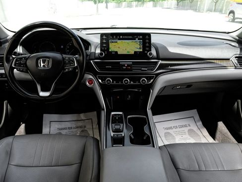 Used 2018 Honda Accord Touring image 19