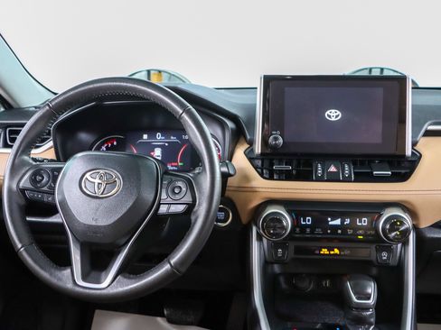 Used 2023 Toyota RAV4 XLE Premium FWD image 17