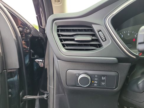 Used 2020 Ford Escape SE FWD image 20