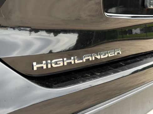 Used 2021 Toyota Highlander XSE FWD image 20