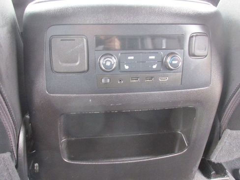 Used 2019 GMC Yukon XL SLT w/ Premium Edition image 84