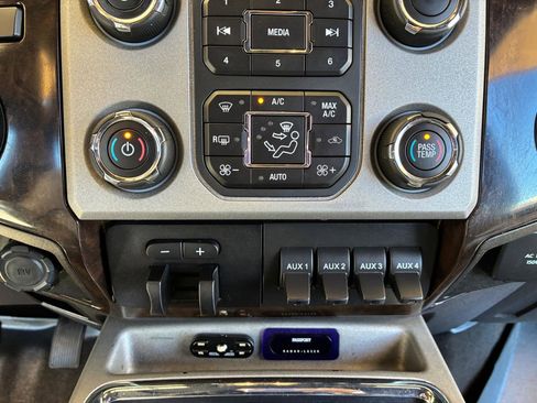 Used 2015 Ford F250 Platinum w/ FX4 Off-Road Package image 23