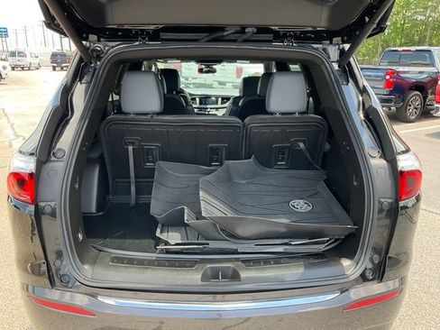 Used 2022 Buick Enclave Essence w/ LPO, Floor Liner Package AWD/4WD image 18