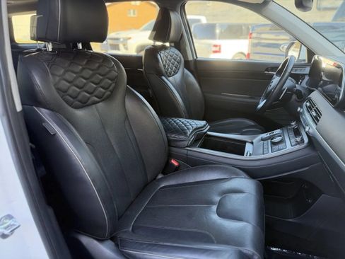Used 2022 Hyundai Palisade Limited w/ Winter Package FWD image 18
