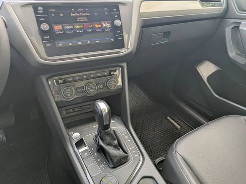 Used 2020 Volkswagen Tiguan SEL AWD/4WD image 24
